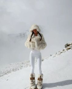 Ski Outfit For Women, Snow Fits, Ski Trip Outfit, Apres Ski Outfits, Ski Aesthetic, Winter Outfits Aesthetic, Snow Trip