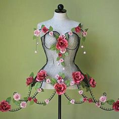 . Steel Corset, Inspired Costumes, Mannequin Art, Burlesque Costumes, Burlesque Costume, White Cloth, Dress Forms, Beautiful Costumes, Fairy Fashion