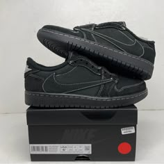 This Pair Is Brand New In Box! They Are A 6.5 In Men’s, Which Is Equivalent To A Women’s 8! Please Check All Photos Before Purchasing! All Sales Are Final! No Refunds Or Returns! If You Have Any Questions About Sizing Feel Free To Send Me A Message! I Am Not Responsible For Factory Flaws On Mass Produced Pairs! All Items Ship The Day After Purchase Priority Mail & Double Boxed Unless The Order Is Placed On A Saturday! All Sales Are Final! No Refunds Or Returns! Please Check All Photos Before Pur Travis Scott Black Phantom, Red Basketball Shoes, Womens Basketball Shoes, Nike Air Jordan 1 Retro, Womens Air Jordans, Nike Air Jordan Retro, Nike Air Max Plus, Nike Air Jordan 1, Swag Shoes