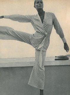 Lauren Hutton 70s Summer Outfits, Lauren Hutton Style, Summer Vintage Outfits, 70s Summer, Pajamas Fashion, Patti Hansen, Vintage Pajamas, 1960s Outfits, Charlotte Rampling