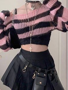 Contrast Color Stripe Ultra Short Long Sleeve Knit Baddiecore Outfits, Pink Grunge Outfit, Pink And Black Outfit, Preppy Fabric, Pink Contrast, Bandeau Tops, Clothing Design Sketches, Short Design, Y2k Preppy