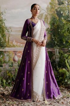 White Sari, Ivory Lehenga, Jacket Lehenga, Saree Jackets, Gaun Fashion, Aari Embroidery, Embellished Jacket, Desi Clothes, Purple Jacket