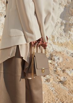 Polène | Bag Mini - N°7 - Taupe Textured leather Taupe Bag Outfit, Taupe Purse, Purse Outfit, Shopping Wishlist, Photography Bags, Structured Bag, Spring Street Style, Mini Handbags, Tote Backpack