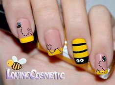 Bee Gel Nails, Animal Nails Art, Animal Nail Ideas, Nail Art Bee, Nail Art Animals, Bee Nails Design, Animal Nail Art Designs, Cute Animal Nail Art, Bee Nail Designs