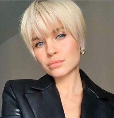 Hair Cut Ideas, Choppy Bob Hairstyles For Fine Hair, Shaggy Short Hair, Short Shag Hairstyles, Short Hairdos, Choppy Bob Hairstyles, Unique Women, Slay All Day