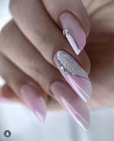 Slim Nails Design, Slim Nails, Gel Nail Design, Nails 2020, Neutral Nails, Nail Shapes, Gold Nails, Mani Pedi