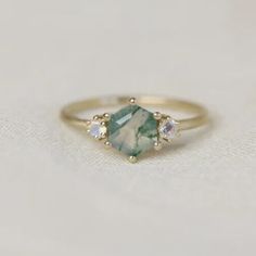 Light Green Sapphire Ring, Peridot Engagement Ring, Non Traditional Wedding Ring, Moss Agate Jewelry, Peridot Engagement Rings, Paper Rings, Gemstone Rings Vintage, Green Sapphire Ring, Paper Ring