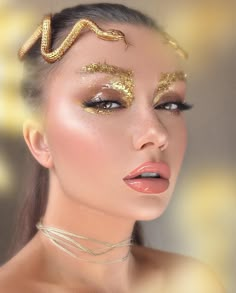 Editorial Make-up, Halloweenský Makeup, Halloween Make-up Looks, Medusa Costume, Goddess Makeup, Mekap Mata, Goddess Costume, Halloween Makeup Inspiration