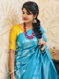 Contrast Colour Combination, Blouse Designs Saree, Designs Blouse, Saree And Blouse, Saree Blouse Neck Designs, Wedding Blouse Designs, Indian Saree Blouses Designs, Blouse Designs Indian