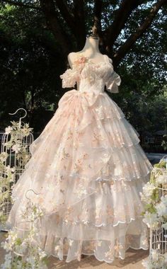 Pretty Quinceanera Dresses, Gaun Fashion, Princess Ball Gowns, Prom Dress Inspiration, Fantasy Gowns