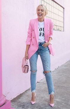 Blazer pink Blazer rosado Mode Rose, Outfit Primavera, Outfit Mujer, Outfit Jeans, Pink Blazer, Casual Work Outfits, Pink Outfits