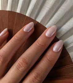 Violet Nails, Pretty Nail Colors, Pretty Nail Polish, Red Manicure, Manicure Colors, Nail Colours, Pearl Nails, Clean Nails, Minimalist Nails