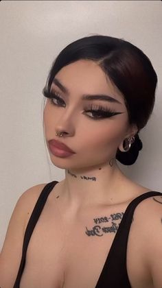 Simple Chicana Makeup, Left Neck Tattoo, The Rock Black Turtle Neck, Egirl Baddie Makeup, Cute Makeup Looks Eyeliner, Powerful Makeup Looks, Dmv Make Up, Bad B Makeup, Burgundy Hair Makeup Looks