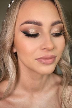 Šminka Za Svadbu, Gold Glowy Makeup, Sminka Za Maturu, Pink Lipstick Makeup, Glam Bride Makeup, Simple Wedding Makeup, Evening Eye Makeup, Glam Wedding Makeup, Berry Lipstick