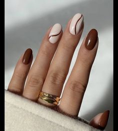 Holiday Nails Thanksgiving, Art To Try, Easy Toe Nail Designs, Short Oval Nails, Fall Thanksgiving Nails, Foot Nail, December Nails, Matte Nail Polish, White Nail Art