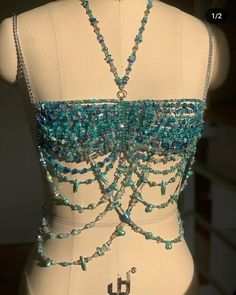 Bra Top Outfit, Siren Costume, Beach Beads, Styled Jewelry, Rave Fit, Beads Clothes, Mermaid Halloween Costumes, Bead Bra, Ropa Upcycling