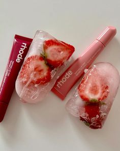 #rhode #makeup #lips Rhode Marketing, Beachy Makeup, Rhode Aesthetic, Celebrity Skin Care, Cosmetic Creative, Makeup Lips, Natural Lip Colors, Wellness Trends