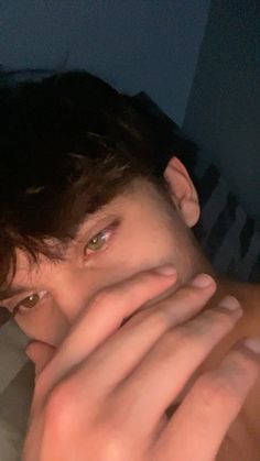 heterochromia Heterochromia Men, Heterochromia Guy, Green Eyes Brown Hair Boy, Heterochromia Eyes Men, Heterochromia Eyes Brown And Green, Heterochromia Male, Green Eyed Men, Heterochromia Aesthetic, Heterochromia Eyes Aesthetic