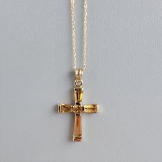 Beautiful 5 Stone Citrine Cross Set In 10k Gold With 16" Chain. Camera Necklace, Gray Beaded Necklace, 32 Necklace, Black Pendant Necklace, Magnetic Necklace, Rainbow Moonstone Pendant, Golden Necklace, Silver Necklace Statement, Geometric Necklace