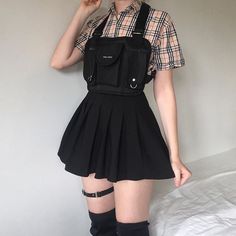 ¿Nunca te has preguntado qué pasaría si estuvieras en ATEEZ? ¡Descúbr… #fanfic # Fanfic # amreading # books # wattpad Adrette Outfits, Egirl Fashion, Stylish Lady, Paris Mode, Foto Poses, Alternative Outfits, 가을 패션, Kawaii Clothes, Edgy Outfits