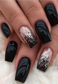 Classy Winter Nails Art Design To Inspire 25 #acrylicnailart Black Gel Nails, Black Nails With Glitter, Black And White Nails, Unghie Sfumate, Black Coffin Nails, Nails With Glitter, Matte Black Nails, Black Acrylic Nails, Valentine Nails