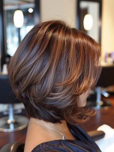 Jellyfish Haircut, Hairstyle Bangs, Hairstyles Bangs, Κούρεμα Bob, Haircuts For Medium Length Hair, Layered Bob Haircuts, Layered Haircuts For Medium Hair, Chin Length Hair