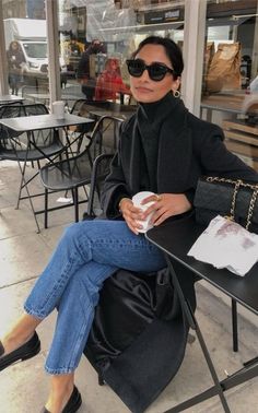 Parisian Winter Outfits, Parisian Winter, Paris Outfit Ideas, Rome Outfits, Europe Outfits, Italy Outfits, Outfit Jeans