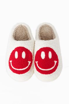 Introducing the adorable Smiley Face Cozy Slippers! These cozy and plush slippers are designed to bring a smile to your face every time you put them on. With their soft and warm material, you'll feel like you're walking on clouds. The cute smiley face design adds a touch of fun and playfulness to your loungewear. Perfect for relaxing at home, these slippers will keep your feet snug and cozy throughout the day. Treat yourself or someone special to the Smiley Face Cozy Slippers and bring joy and c Preppy Smiley Slippers, Sniley Face Slippers, Red Smiley Face Slippers, Slippers With Smiley Face, Smile Face Slippers, Smiley Slippers, Smiley Face Design, Burr Basket, Faux Fur Top