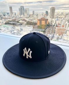 IG 📸 : @tenhall.fr ✦ Tiktok 🎶 : @tenhall ✦ #59fifty #cowboyhat #westernhat #newera #navyblue #cap #snapback #hat #nhl #baseball #yankee #ny #nfl #nba #stylist #styliste #designer #art #innovation #creativity #insta #pic #outfit #inspo #wishlist #streetwear #fashioninspo #fashion #y2k #y2kaesthetic #mode #aesthetic #vibes #goodvibes #fyp #foryou #lifestyle #tenhal Ny Hat, Vintage Modern Style, Floppy Hats, Different Hats, Fashion Culture, Western Hats, Cowboy Hat, Hats Vintage, New York Fashion