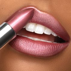 Bronze Lipstick Copper, Raspberry Lip Color, Lipstick Ideas, Lip Healing, Silver Eyeliner, Raspberry Lips, Shimmer Lipstick, Metallic Liquid, High Shine Lip Gloss