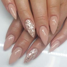 Stiletto Nails Short, Stiletto Nails Designs, Almond Shape Nails, Fabulous Nails, Fancy Nails, Creative Nails, Gorgeous Nails, Stiletto Nails