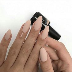 Ongles Beiges, Stiletto Nail Art, Matte Nails Design, Almond Nails Designs, Super Nails, Manicure E Pedicure