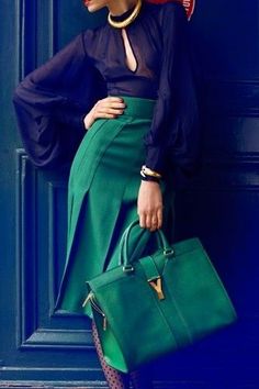 Beautiful green. This outfit screams my name. Saint Laurent 2014, Looks Street Style, Outfit Trends, Green Blouse, Green Skirt, Mode Inspiration, Coco Chanel, Green Bag, Look Chic