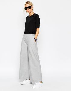 The ultimate Chill Style, Wide Legged Pants, Outfit Essentials, Looks Jeans, Neutral Fashion, Grey Pants, Looks Style