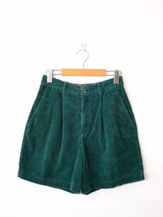 Vintage Hunt Club Forest Green High Waisted Corduroy Pleated Shorts. Measurements Length           : 16 1/2" Waist              : 26"  Hips               : 39" Inseam          :  5 " Rise                : 11 1/2" Condition      : Gently used. There's no stains or holes. Good condition.  ※Please read the policy before you purchase※ Winter Palette, Hunt Club, Winter Capsule Wardrobe, Pleated Shorts, Measurement Length, High Waisted Shorts, Capsule Wardrobe, Forest Green, Short Outfits