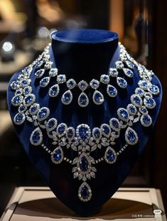 Drag Jewelry, Cosmic Jewelry, Expensive Jewelry Luxury, Headpiece Jewelry, Bridal Fashion Jewelry, Indian Jewelry Sets, Bridal Jewellery Indian, Royal Jewels, Classy Jewelry