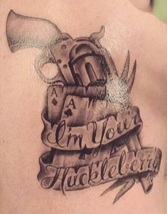 a man with a tattoo on his back that says i'm your hablejacker