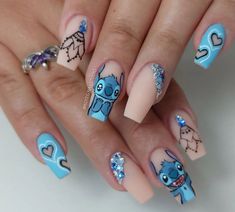 Kilo And Stitch Nails, Stitch Themed Nails, Stitch And Angel Nails, Stitch Nail Designs, Lilo And Stitch Nails, Stitch Nails, Music Festival Nails, Beach Nails Art, Pink Black Nails