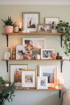 Photo Wall Design Tips for Bedrooms, Hallways, and More Memorabilia Wall Ideas, Family Collage Wall Ideas, Hanging Family Pictures, Family Wall Collage, Photo Wall Design