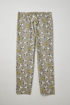 Printed lounge pants with an allover Snoopy pattern. Relaxed straight leg fit with an adjustable drawstring at the waist.Features. Snoopy pattern lounge pants Relaxed silhouette Adjustable tie waist Content + Care. Cotton Machine wash Imported Snoopy Pajama Pants, Snoopy Pattern, Snoopy Pajamas, Random Clothes, Pj Pants, Aesthetic Outfit, Peanuts Snoopy, Lounge Pants, New Outfits