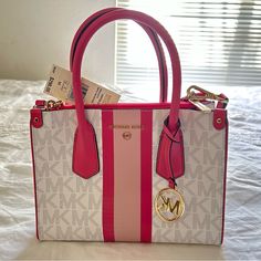 New With Tags Michael Kors Center Stripe Maple Small Satchel In Hibiscus Retail $330 $300 Pink Purses, Big Purse, Purse Trends, Hand Bags For Women, Trendy Purses, My Style Bags, Dream Bags, Luxury Bags Collection, Handbag Essentials