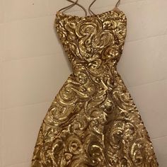 Worn Once. Excellent Conditions. Gold Dress Outfits, Gold Mini Dress, Gold Dresses, Mini Gold Dress, Pretty Quinceanera Dresses, Gold Outfit, Golden Birthday, Grade 7, Quinceanera Dresses