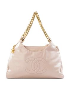 #chanelbag #chanel #white #gold #pink #pinkaesthetic #norahvanlottum #runway #models #food #skincare #accessories #bag #handbag #wings #furniture #jewelry #makeup #homedecorideas #tiktok #style #life #funny #smiling #womensclothing #aesthetic #lifestyle #outfit #home #summer #pinterest Vintage Makeup Products, Light Pink Bag, Pink Chanel Bag, Vintage Chanel Bag, Pink Bags, Shoulder Bag Pink, Chanel Logo, Pink Chanel, Shopping Chanel