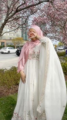 Desi Outfit With Hijab, Hijabi Eid Outfits Pakistani, Hijab Desi Outfit, Hijab Pakistani Outfit, Eid Outfits Pakistani, Eid Aesthetic, Aesthetic Hijabi Outfits, Elegant Fashion Outfits, Desi Fits