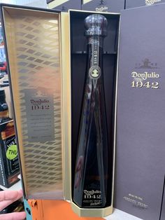 a bottle of douquie d'or 12 - 22 is in the box