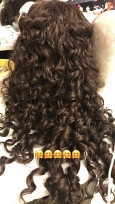 Long 2a Hair, Christine Daae Hair, Unique Hair Ideas, Golden Curly Hair, Natural Curly Hair Cuts, Curly Hair Care Routine, Curly Hair Photos, Hairdos For Curly Hair, Wavy Curly Hair