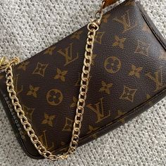 Lv Chain Bag, Louis Vuitton Chain Bag, Lv Pochette Accessories, Luis Vuitton Wallet, Louis Vuitton Pochette Accessories, Lv Clutch, Lv Handbag, Louis Vuitton Favorite Mm