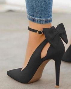 High Heels Classy, Bow Fashion, Heels Classy, Studded Heels, Cute Heels, Fashion Heels, Fashion High Heels, Heels Black