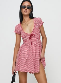 Wescott Gingham Playsuit Red / White Ashe Concert, Birthday Party Fits, Halloween Strawberry, Gingham Romper, Playsuits Outfit, Gameday Fits, Gucci Clothes, Gameday Outfits, Short Sleeve Jumpsuit