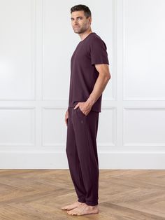 Experience a new level of comfort and style with our innovative Bamboo Waffle Knit Pant, featuring a relaxed fit with a pull-on elastic waistband and side pockets. Made from an eco-friendly blend of bamboo viscose, this pant is breathable, temperature-regulating, and odor-neutralizing, keeping you fresh and cool through hours of wear. Men's Bamboo Viscose Waffle Knit Pants in Olive (Size: XX-Large) - Cozy Earth Mens House, House Wear, Man Of The House, Thermal Pants, Bamboo Pajamas, Best Pajamas, Soft Clothes, Bamboo Fabric, Knit Pants